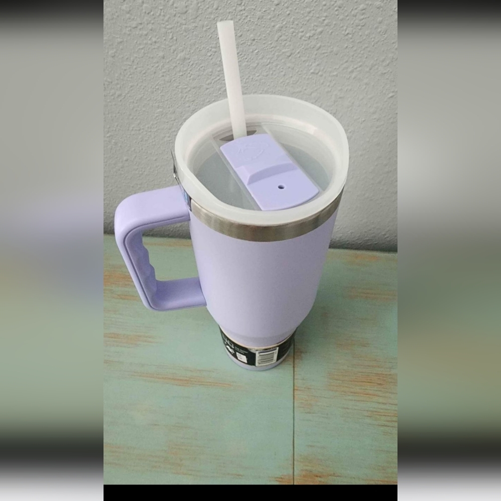 NEW!! MAMA Yukon 40oz Tumbler from Buc-ees - Picture 3 of 7